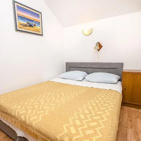 Apartment Zdravko Rogoznica (Sibenik-Knin)