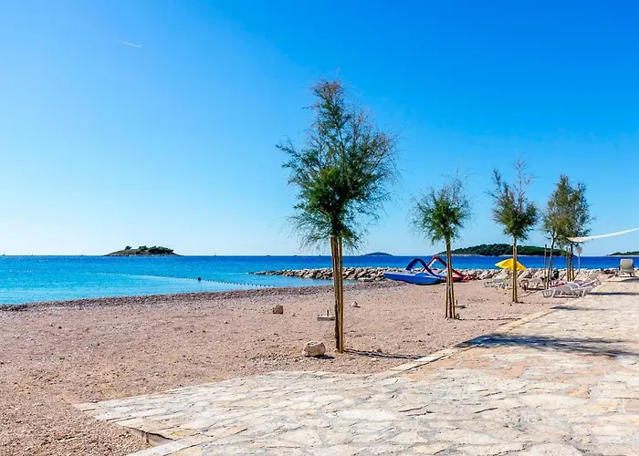 Zdravko * Rogoznica (Sibenik-Knin)