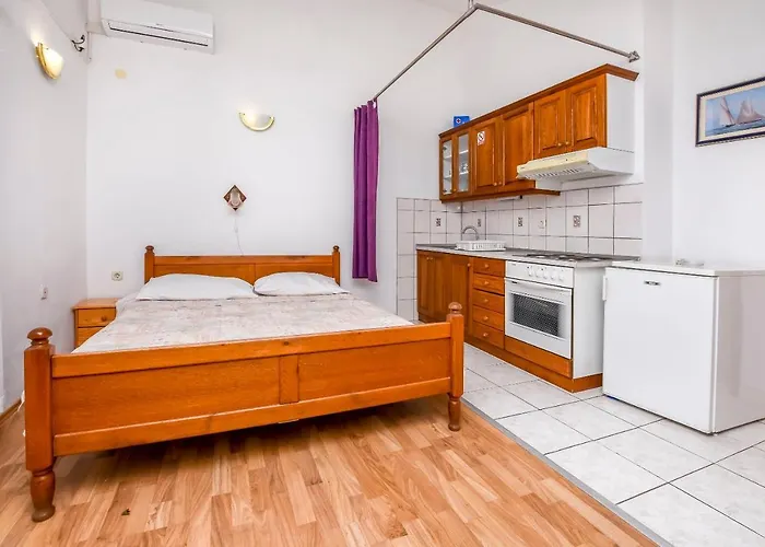 Zdravko * Rogoznica (Sibenik-Knin)